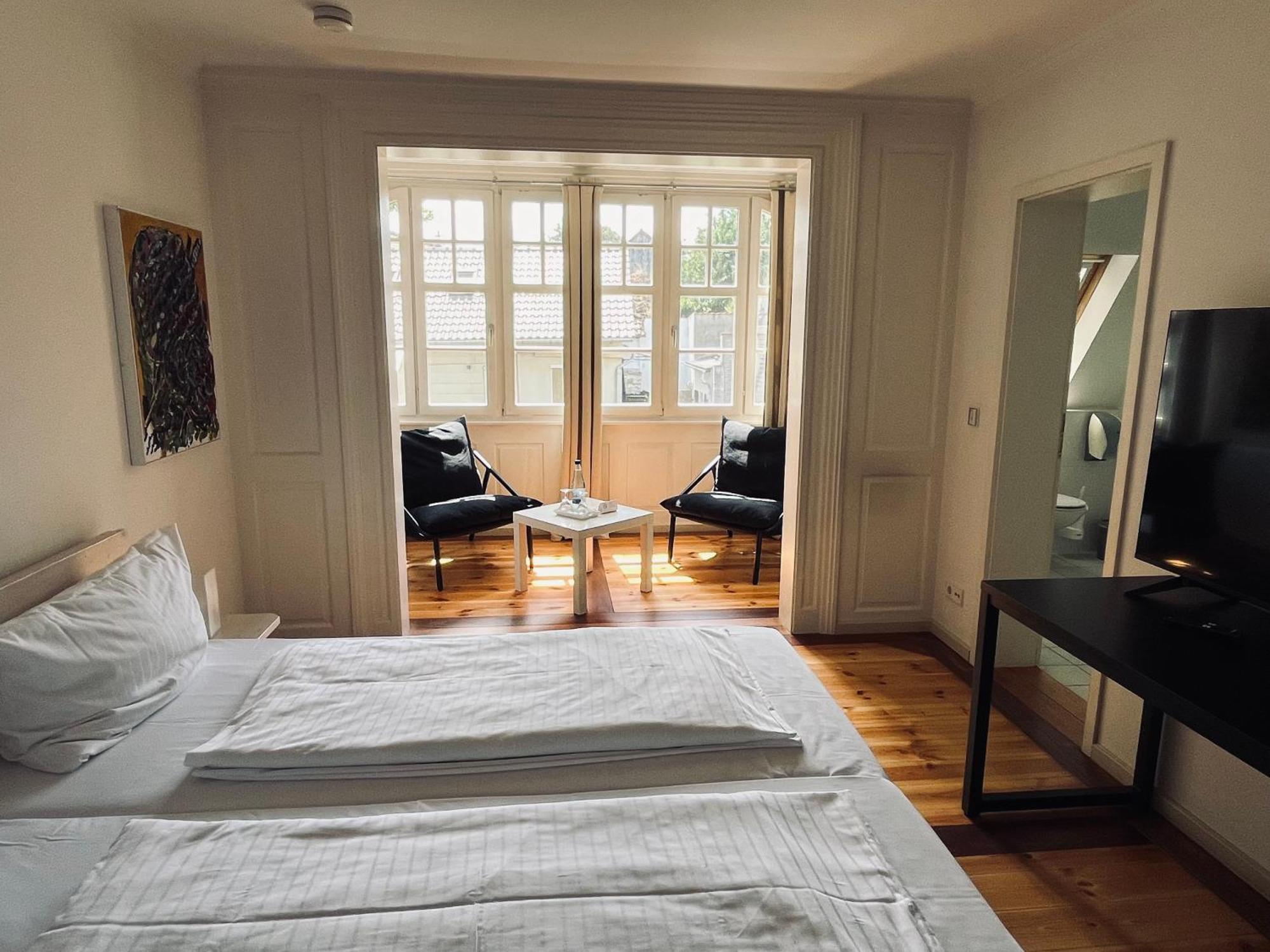 Hotel Hahn Gondelsheim Bagian luar foto