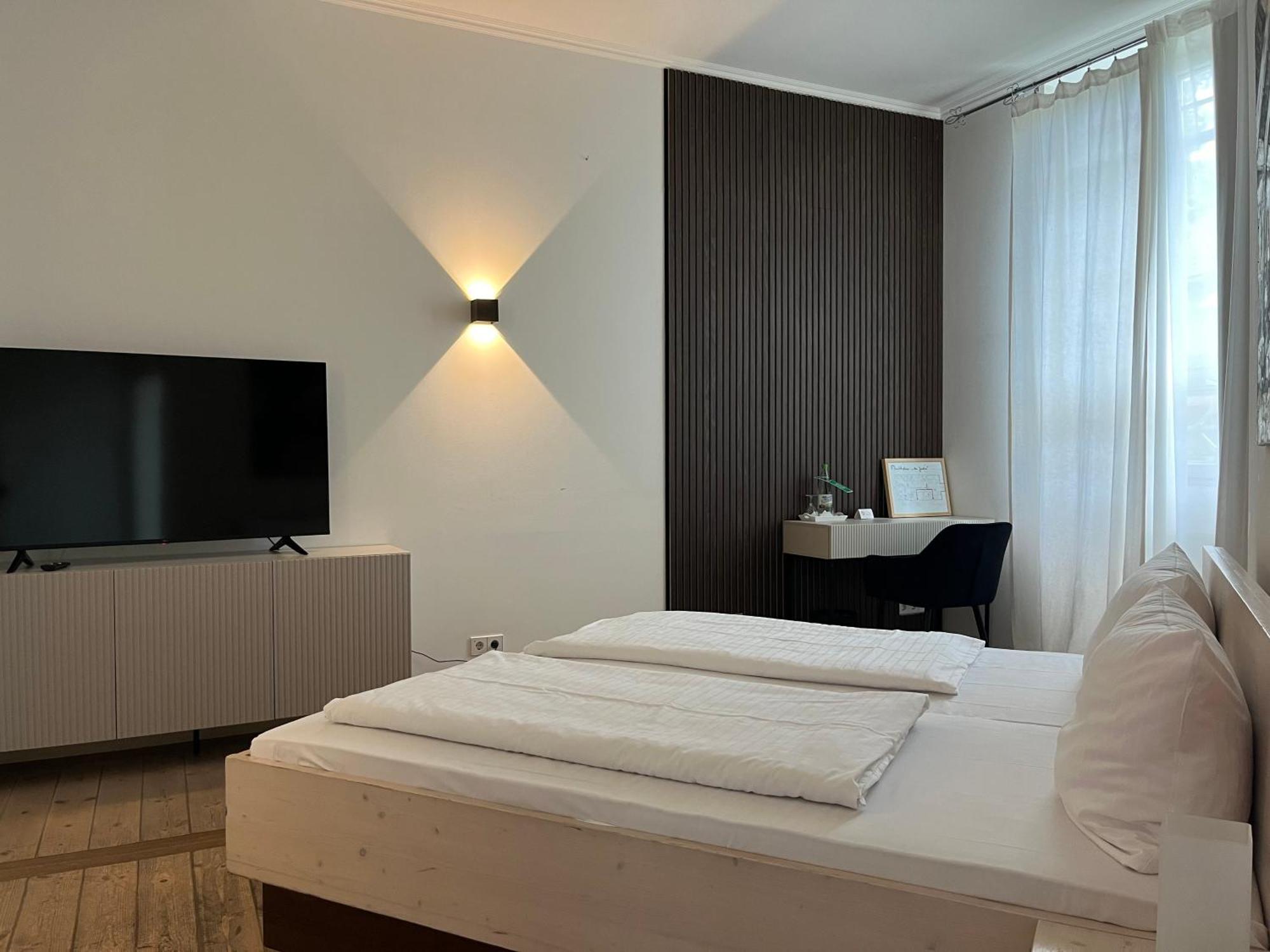 Hotel Hahn Gondelsheim Bagian luar foto
